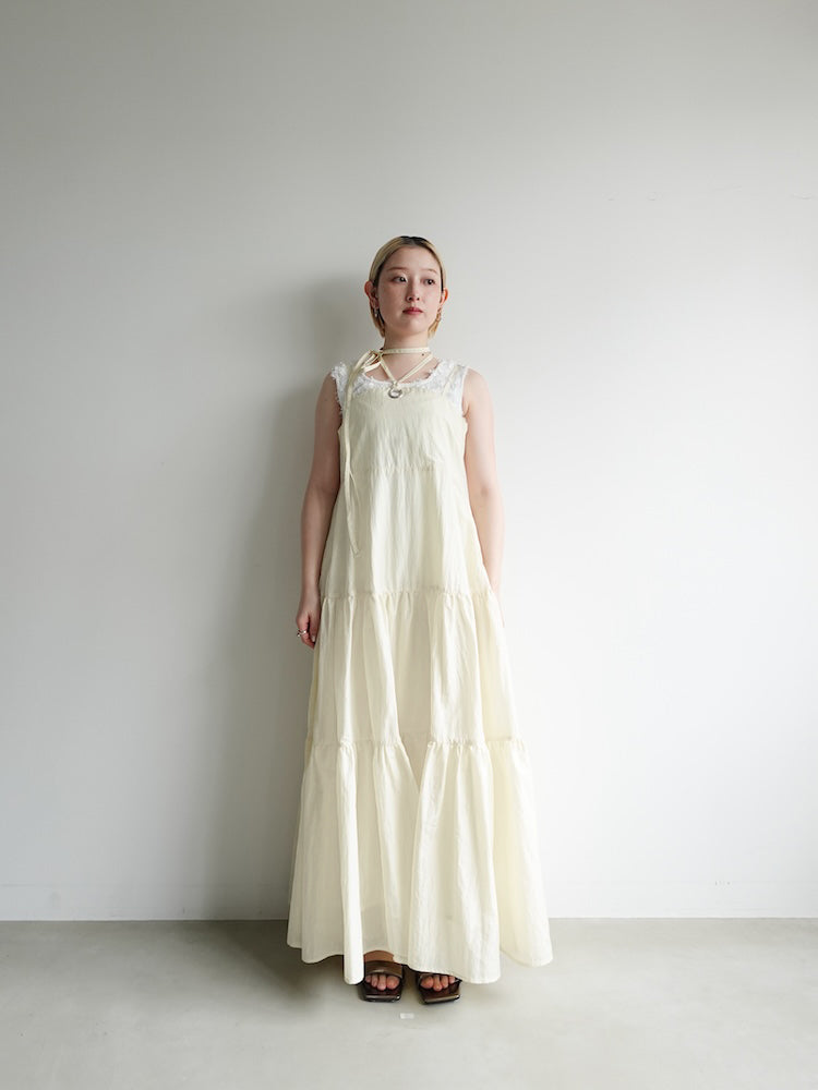 ワンピース Eyelet Tiered Dress marte Eyelet Tiered Dress｜アイレットティアードドレス – MARTE