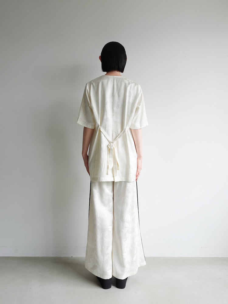 モデル身長：162cm / カラー：OffWhite