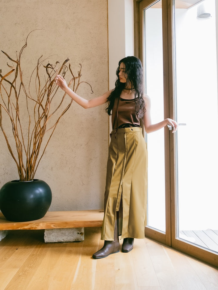 モデル身長：170cm / Belt Design Zip Skirt Mサイズ着用