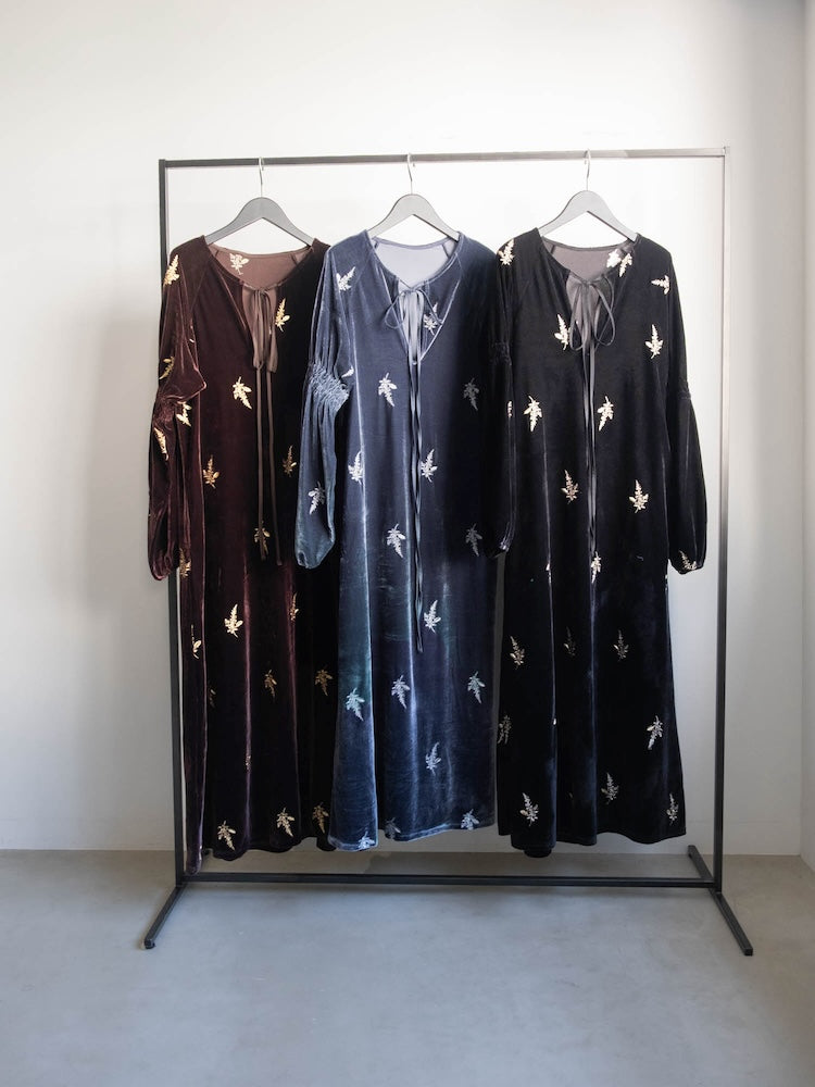 Velour Embroidery Shirring Sleeve Dress｜結婚式やお呼ばれドレス