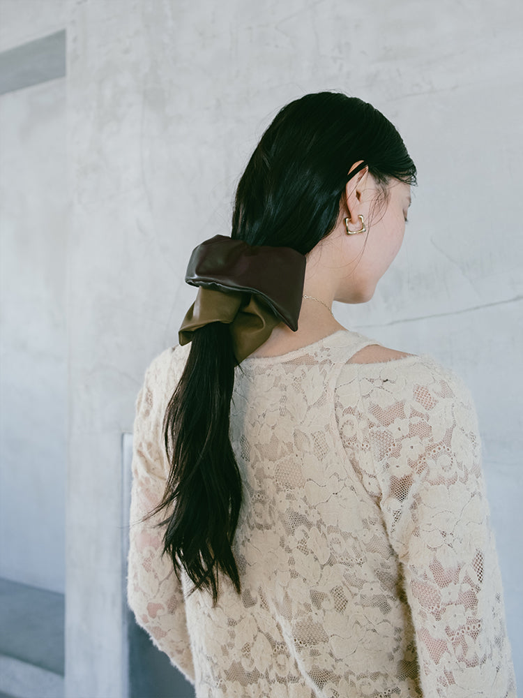 Square Leather Chouchou｜バイカラーレザーシュシュ – MARTE