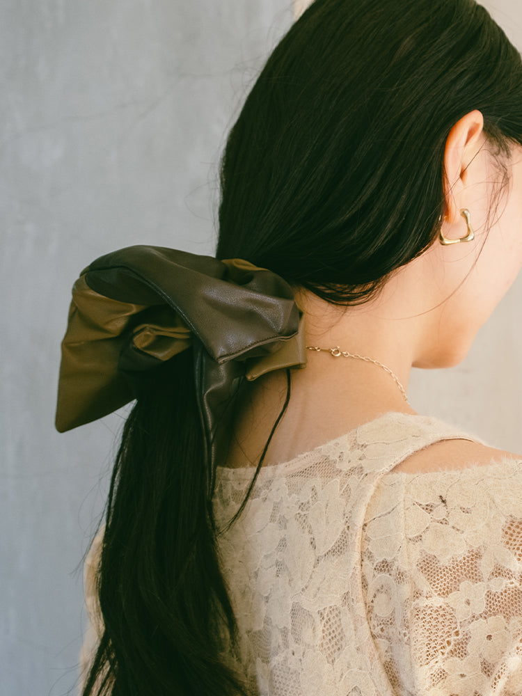 Square Leather Chouchou｜バイカラーレザーシュシュ – MARTE