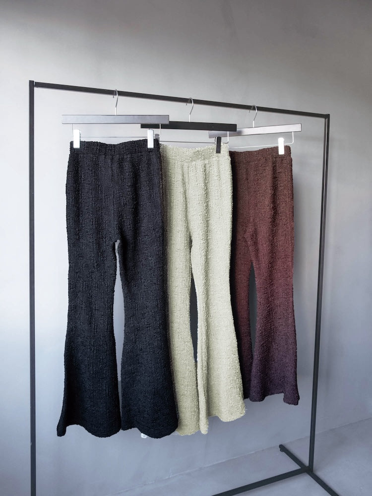 Puff Jacquard Stretch Pants｜ストレッチフレアパンツ – MARTE