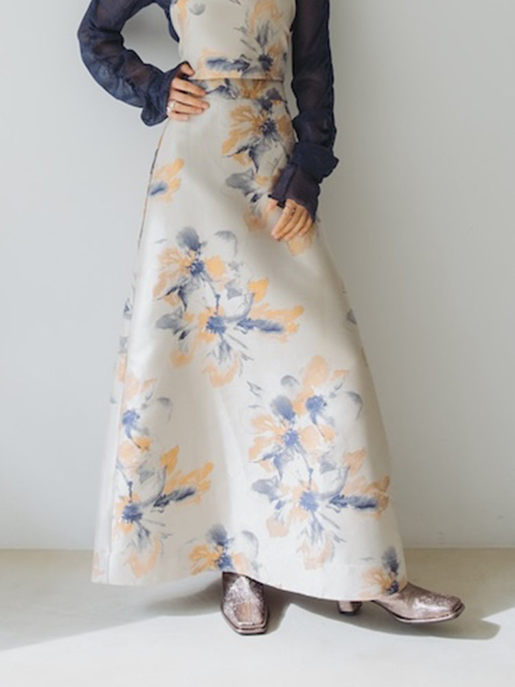 モデル身長：166cm / カラー：Ivory / 着用サイズ：Mサイズ