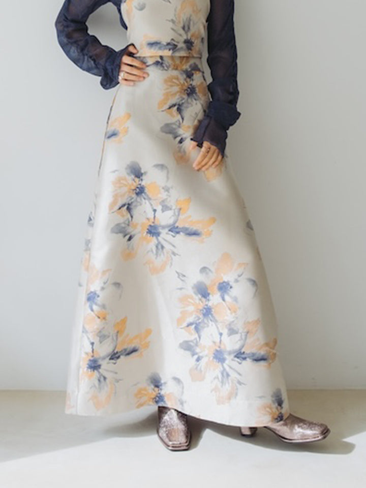 モデル身長：166cm / カラー：Ivory / 着用サイズ：Mサイズ