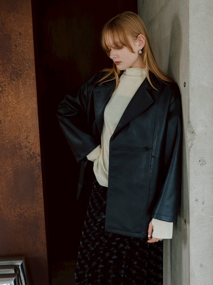 モデル身長：174cm / カラー：Black