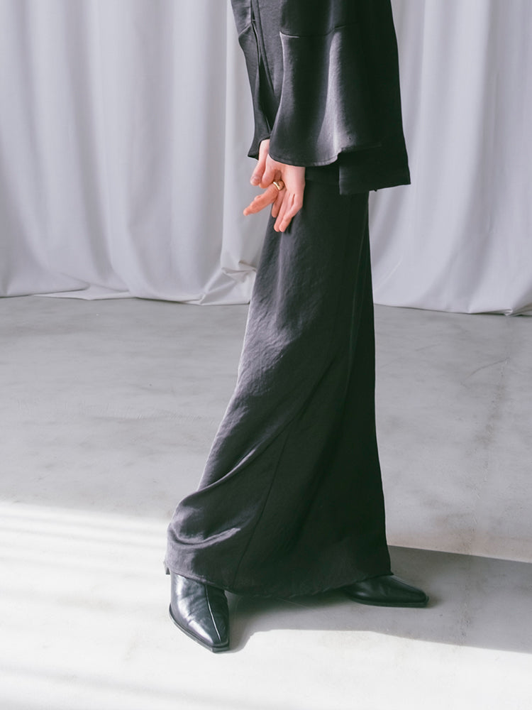 モデル身長：167cm / カラー：Black / モデル着用：Mサイズ