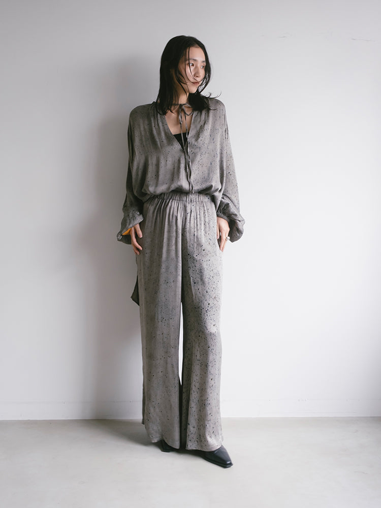 モデル身長：163cm / カラー：Gray