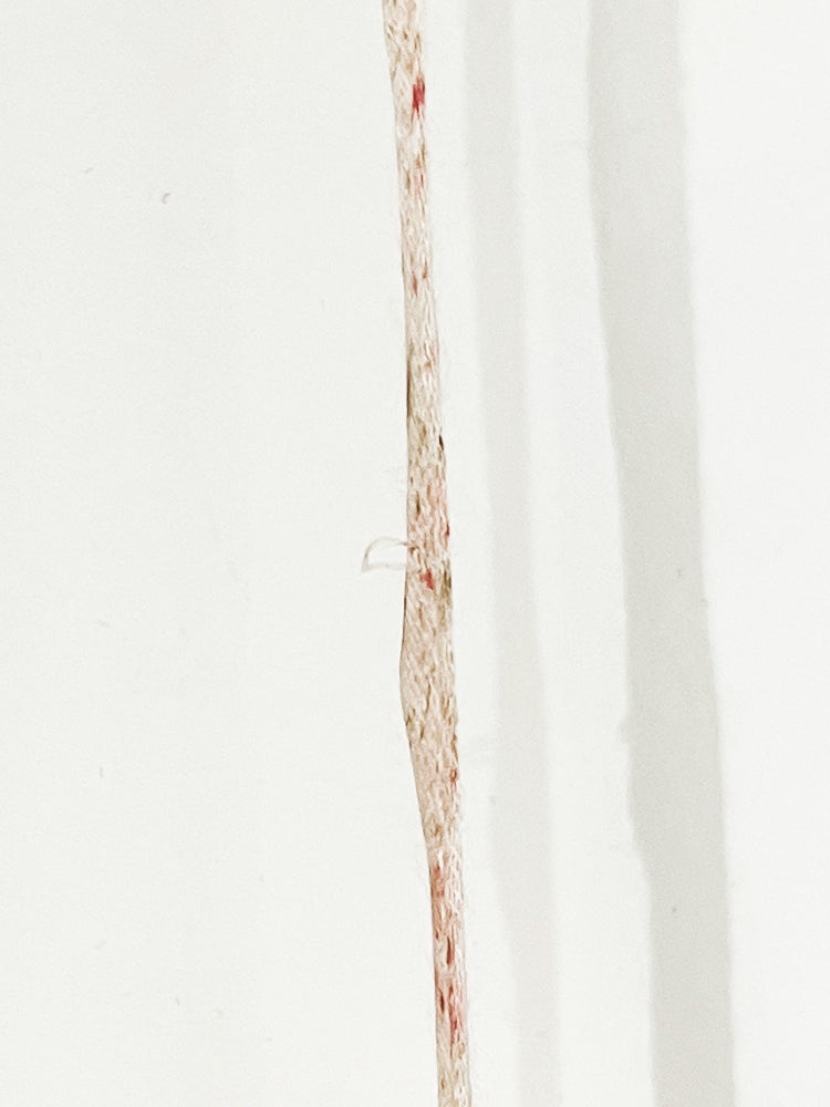 糸の飛び出しが見られる場合がございます。