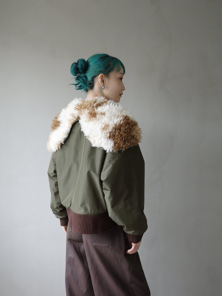 モデル身長：167cm / カラー：Khaki