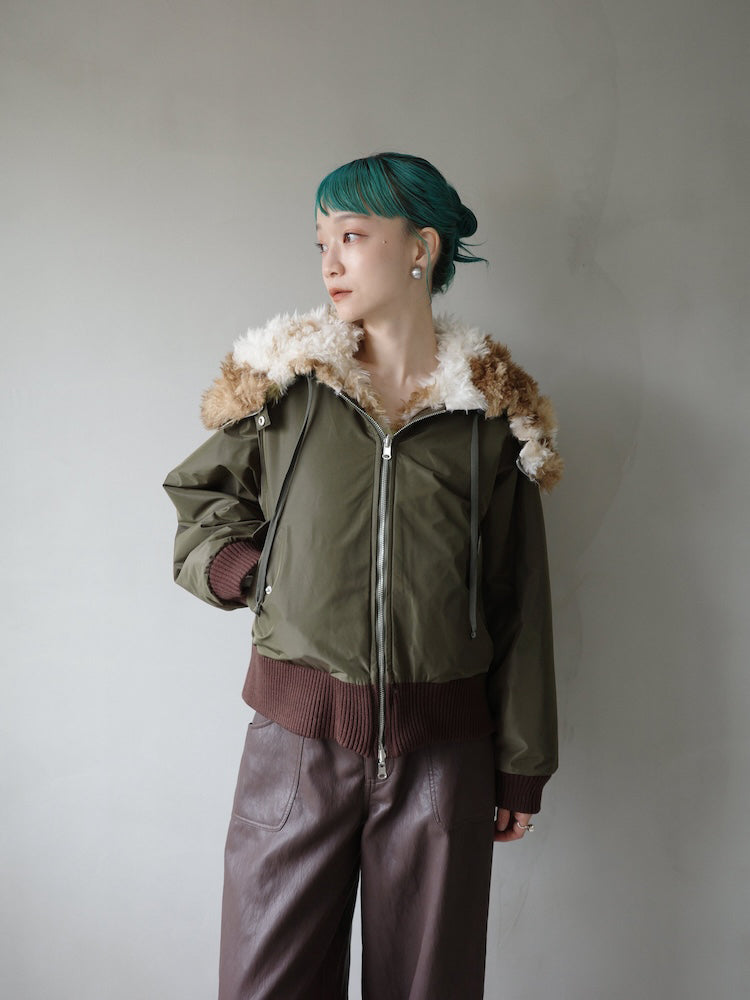 モデル身長：167cm / カラー：Khaki