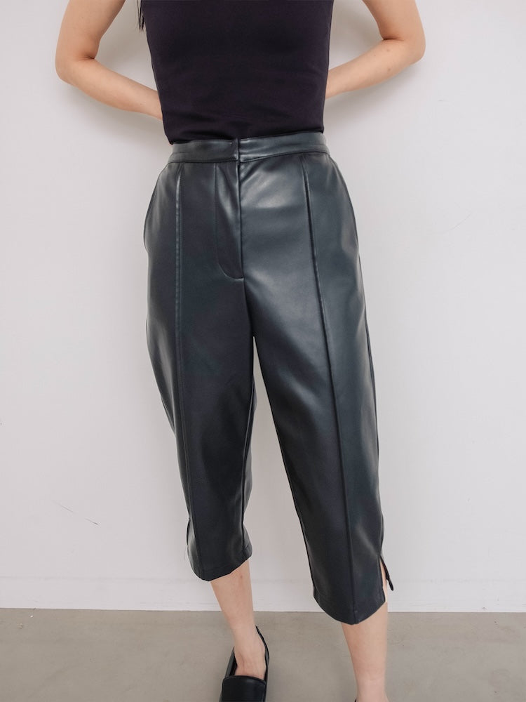 モデル身長：156cm / カラー：Gray