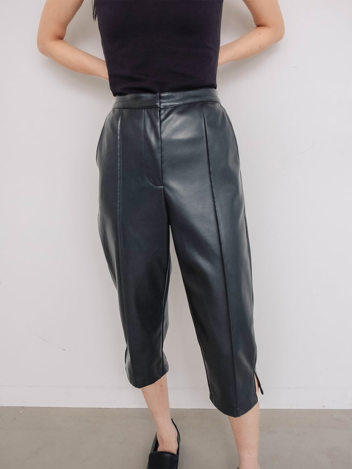 モデル身長：156cm / カラー：Gray