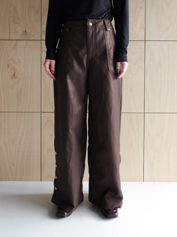 モデル身長：162cm / カラー：Brown ※製品着用
