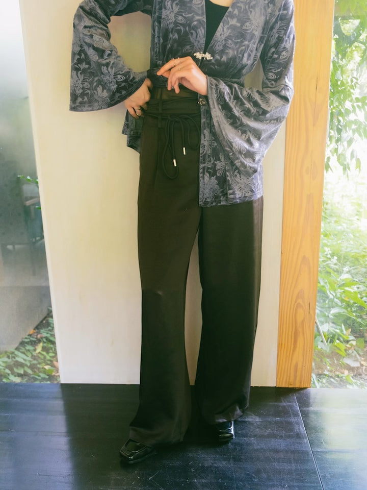 モデル身長：171cm / カラー：Black / 着用サイズ：Mサイズ