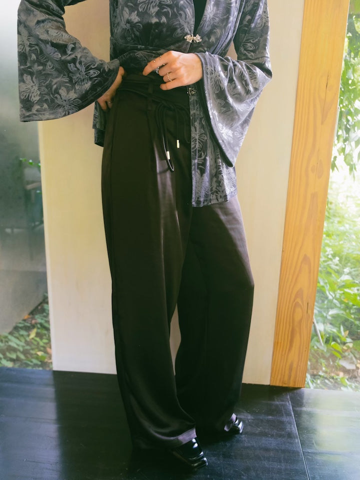 モデル身長：171cm / カラー：Black / 着用サイズ：Mサイズ