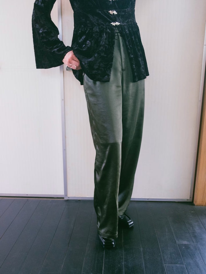 モデル身長：171cm / カラー：Green / 着用サイズ：Mサイズ