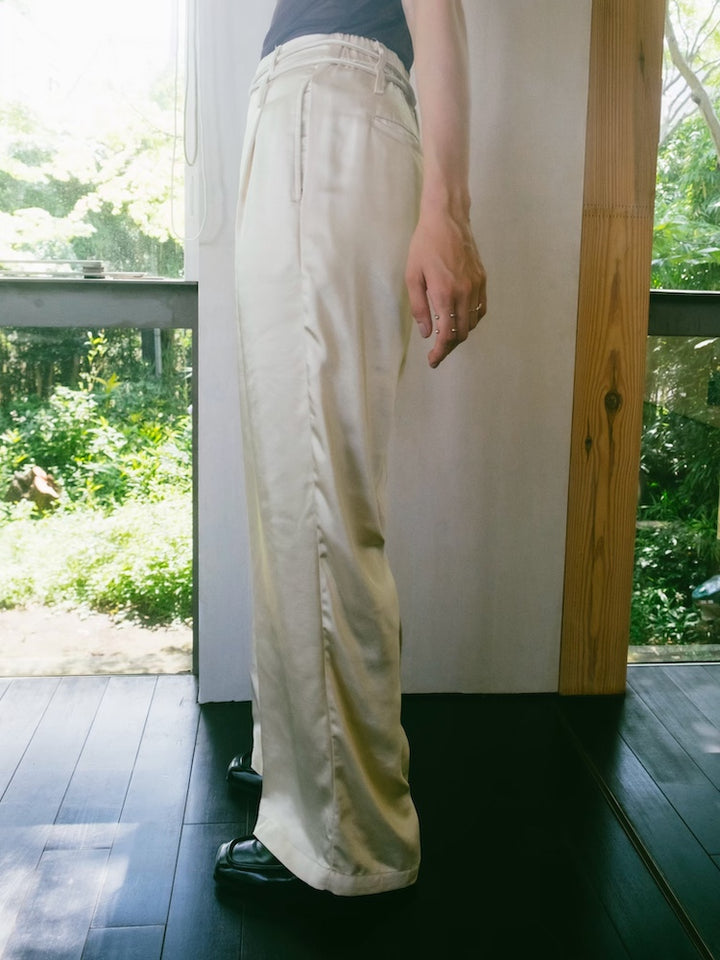 モデル身長：171cm / カラー：Ivory / 着用サイズ：Mサイズ