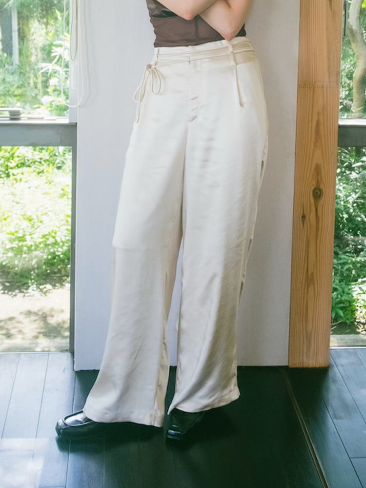 モデル身長：171cm / カラー：Ivory / 着用サイズ：Mサイズ