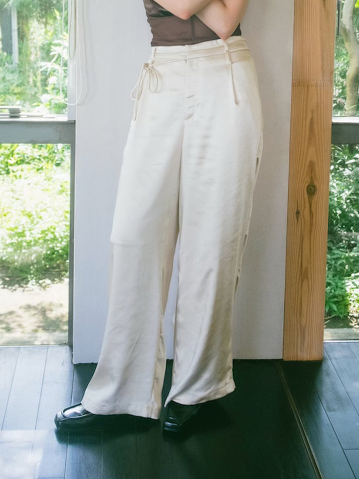 モデル身長：171cm / カラー：Ivory / 着用サイズ：Mサイズ