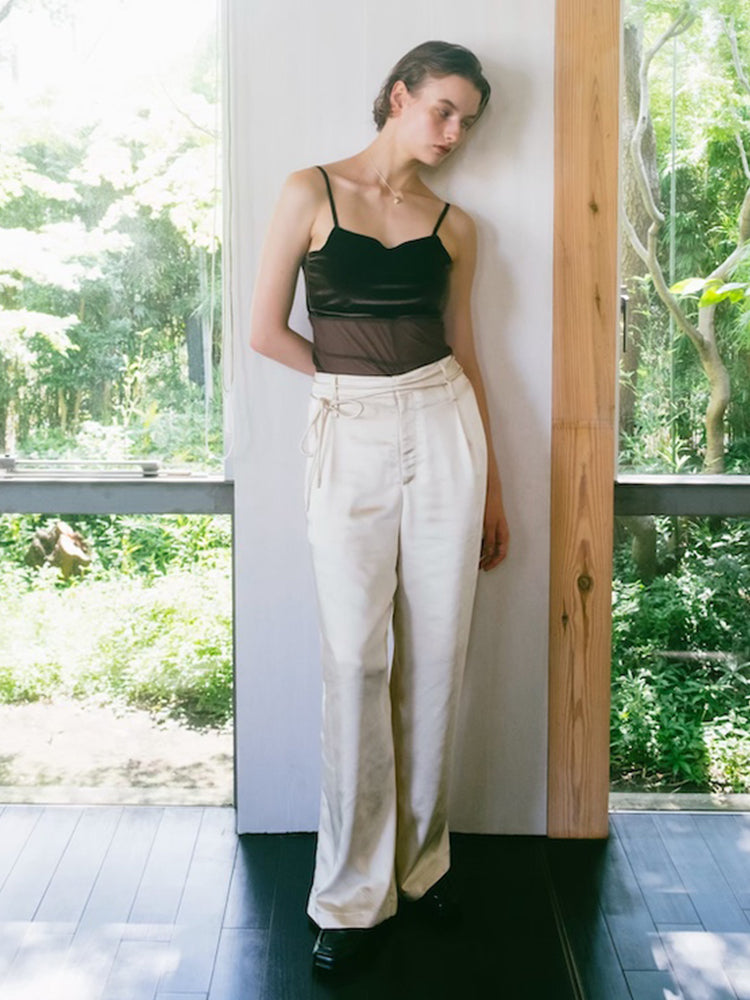 モデル身長：171cm / カラー：Ivory / 着用サイズ：Mサイズ
