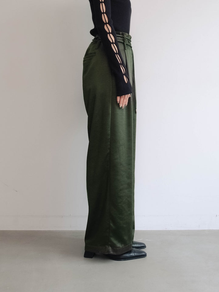 モデル身長：156cm / カラー：Green / 着用サイズ：Sサイズ