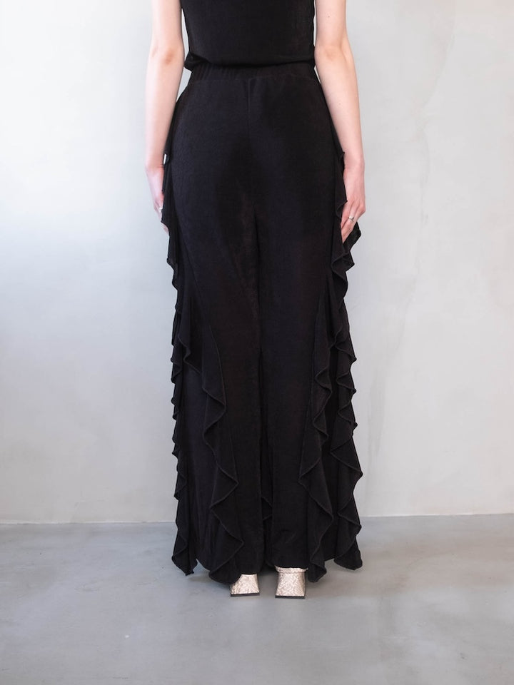 モデル身長：162cm / カラー：Black