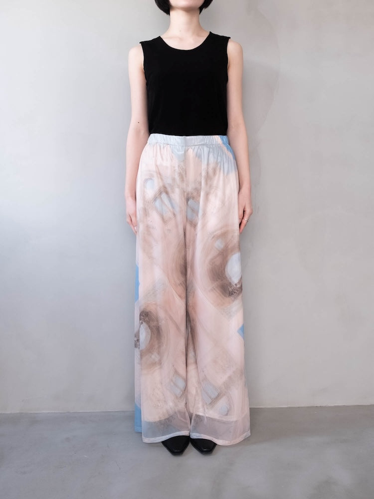 モデル身長：162cm / カラー：01 Church ※サンプル着用。丈が3cm短くなります。