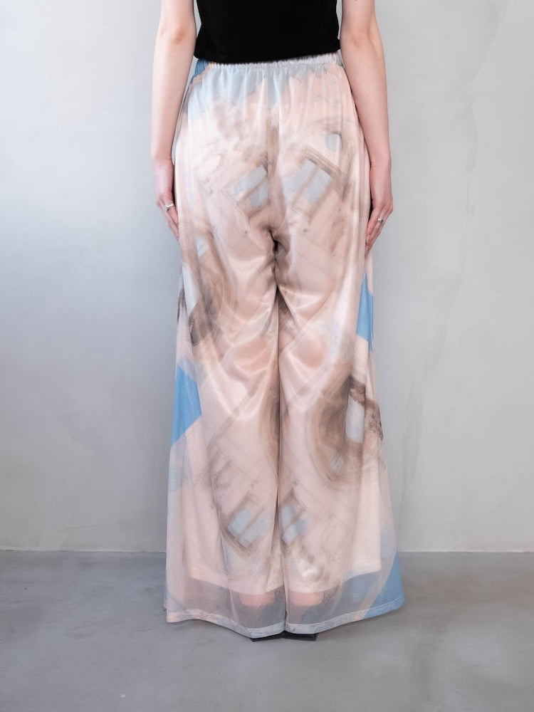 モデル身長：162cm / カラー：01 Church ※サンプル着用。丈が3cm短くなります。