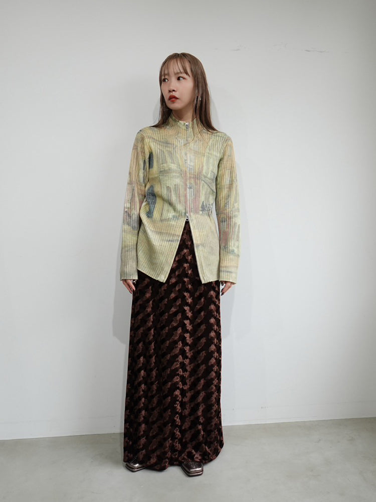 モデル身長：157cm / Emboss Velour Long Skirt Sサイズ着用