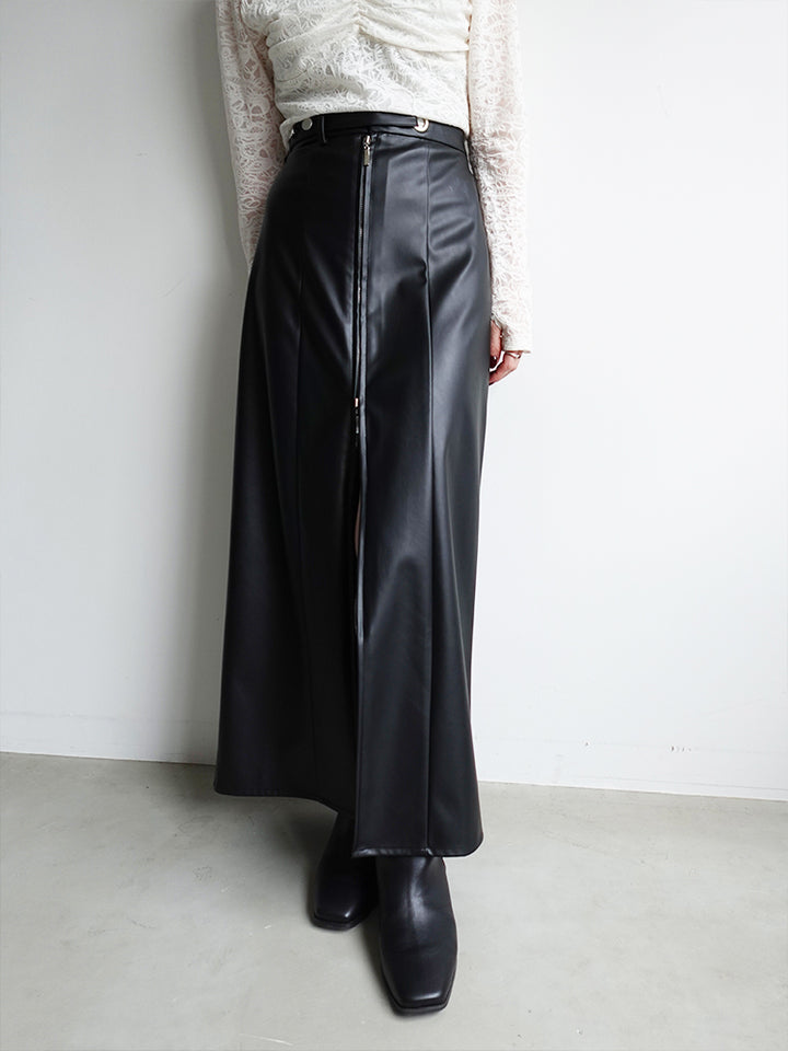 モデル身長：162cm / Belt Design Zip Skirt 着用サイズ：Mサイズ