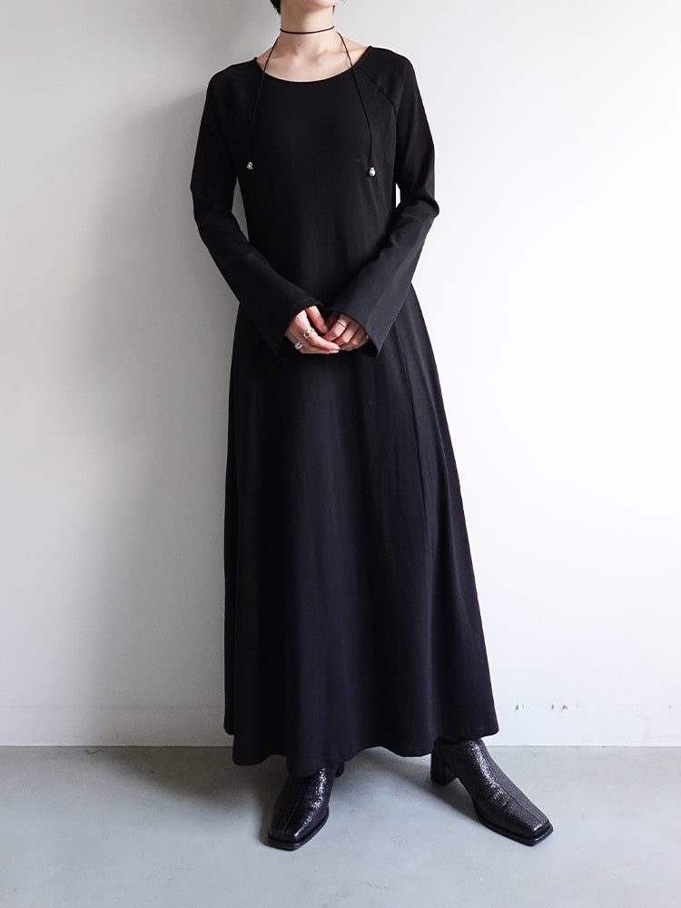 モデル身長：162cm / カラー：Black