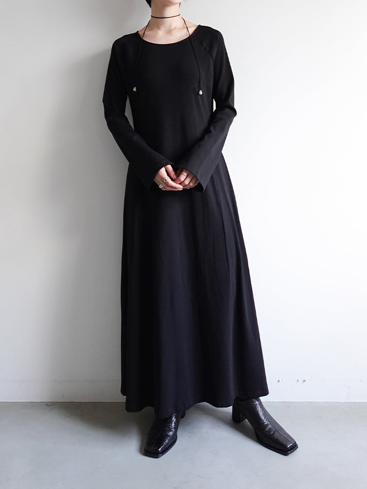 モデル身長：162cm / カラー：Black