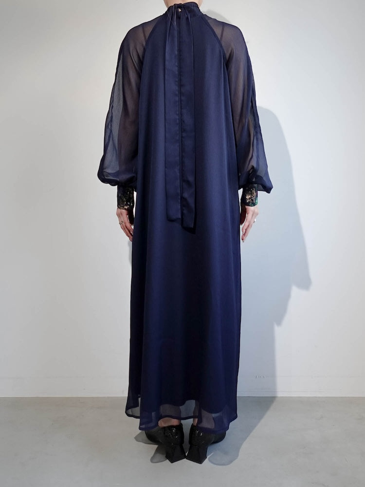 モデル身長：162cm / カラー：Navy / 製品着用