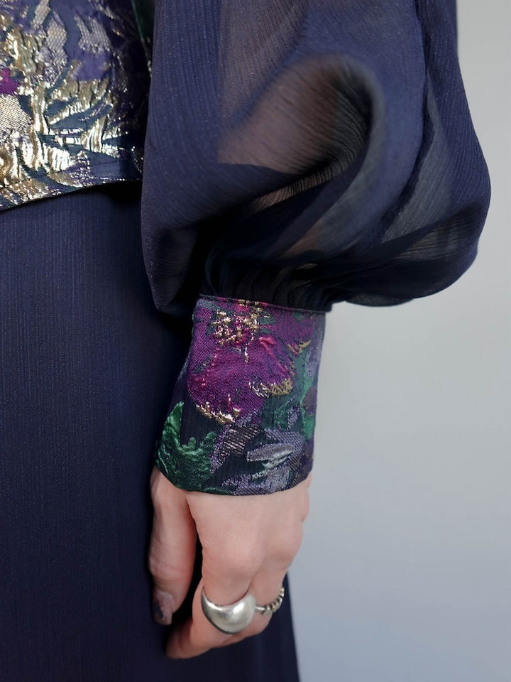 モデル身長：162cm / カラー：Navy / 製品着用