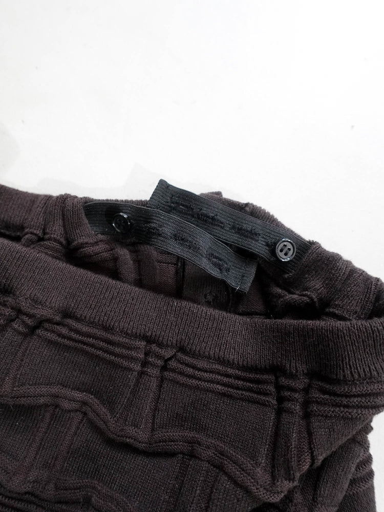 裾は調節可能なゴム仕様で ビスチェとしても着用可能