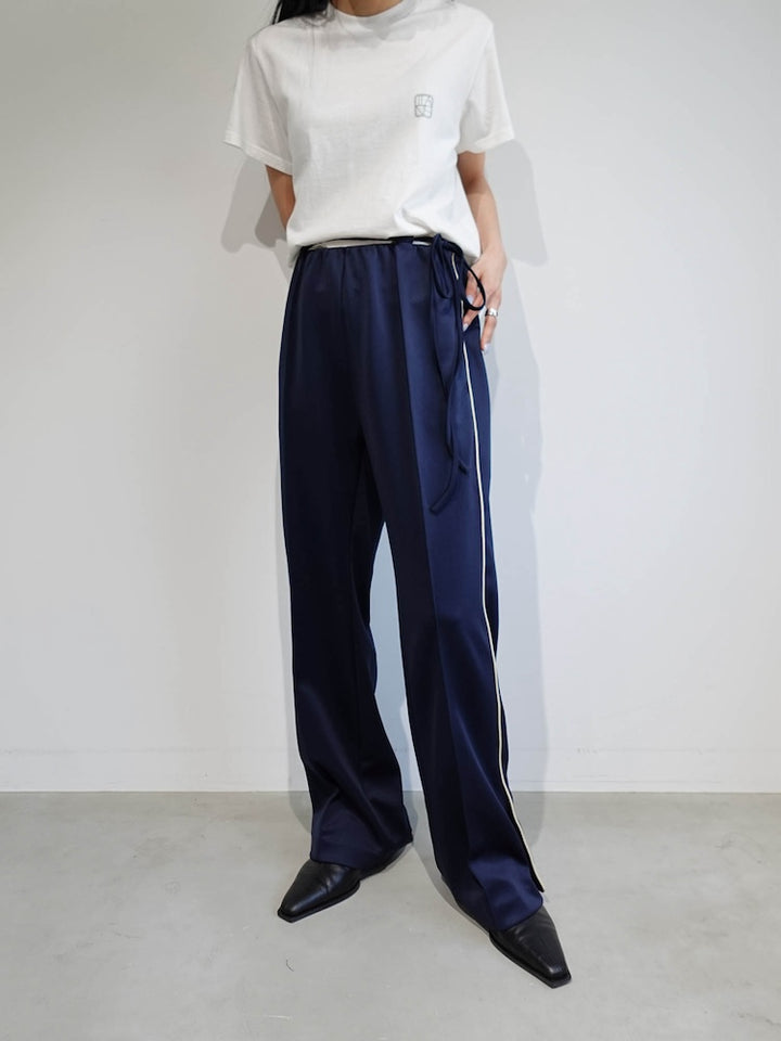 モデル身長：158cm / カラー：Navy