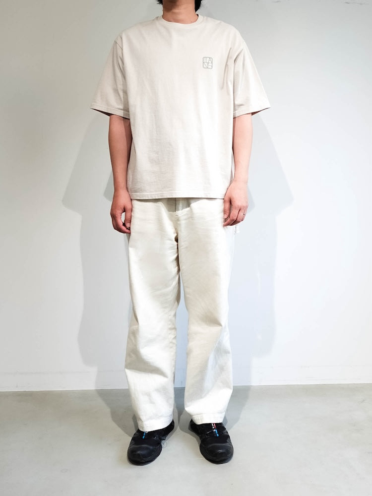 メンズモデル身長：176cm / カラー：Beige / 着用サイズ：F