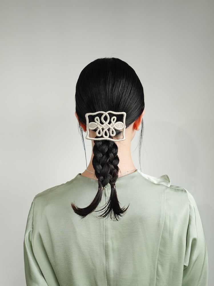 NOVAN・kanaeさんが解説｜結婚式やお呼ばれにおすすめの簡単ヘア