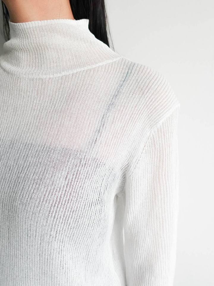 モデル身長：158cm / カラー：OffWhite