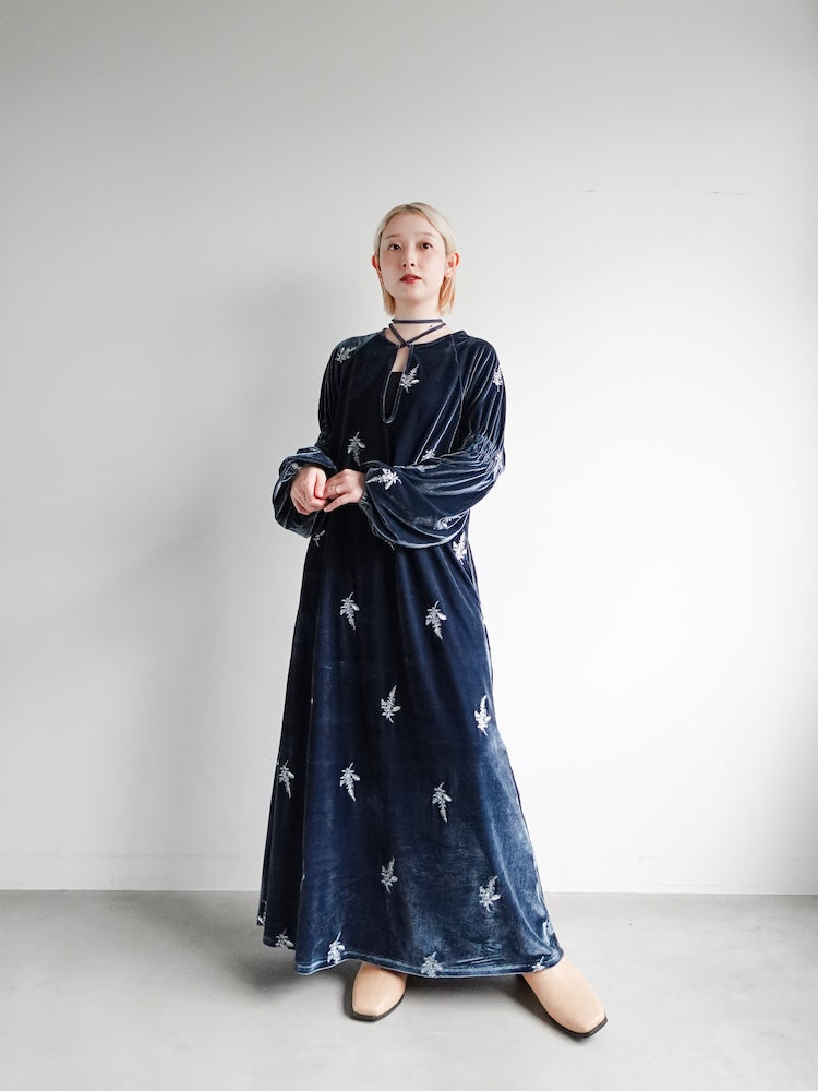 Velour Embroidery Shirring Sleeve Dress｜結婚式やお呼ばれドレス