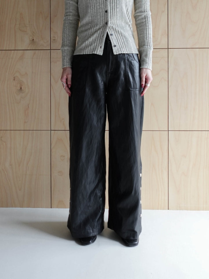 モデル身長：162cm / カラー：Black ※製品着用