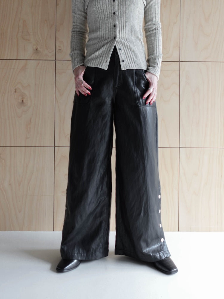 モデル身長：162cm / カラー：Black ※製品着用