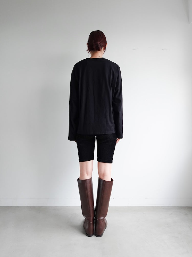モデル身長：168cm / カラー：Black Stripes