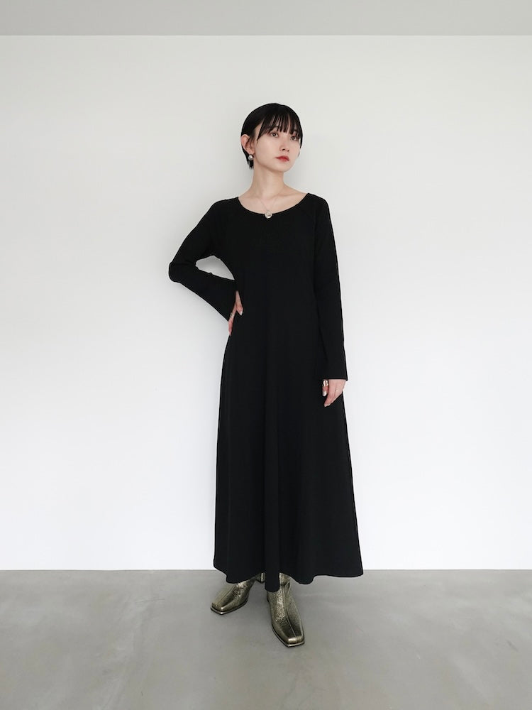 モデル身長：162cm / カラー：Black