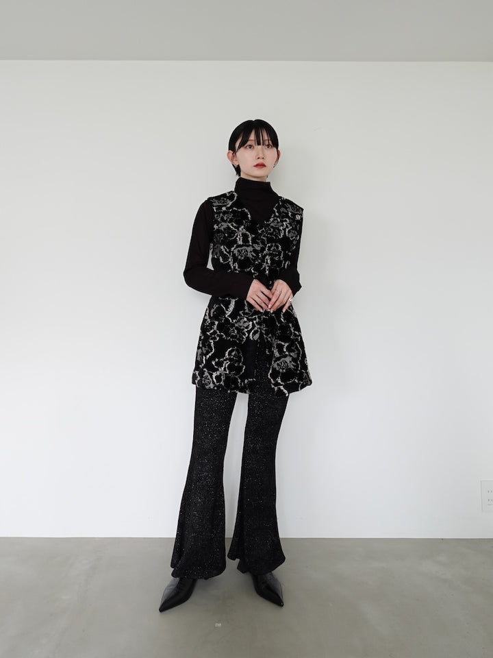 Glitter Velour Stretch Pants モデル身長：162cm / Mサイズ着用