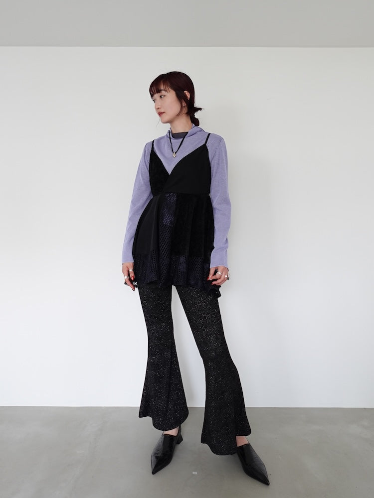 Glitter Velour Stretch Pants モデル身長：168cm / Sサイズ着用