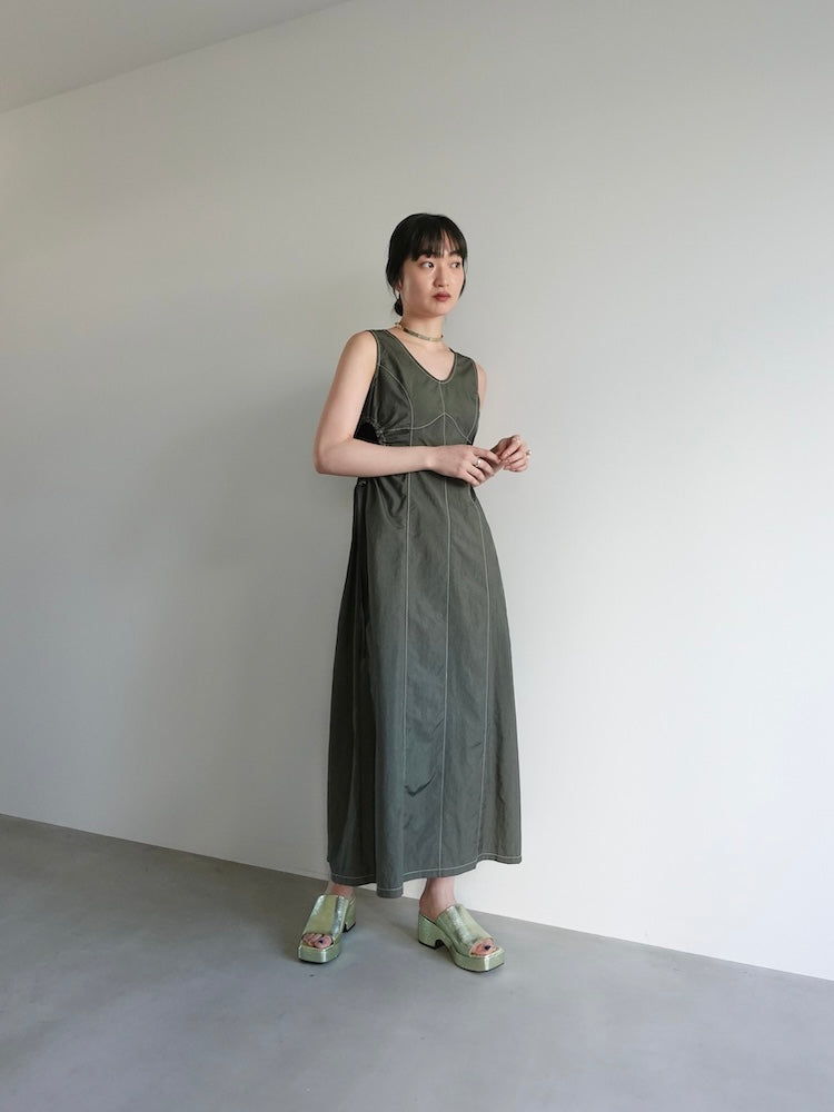 モデル身長：168cm / カラー：Khaki