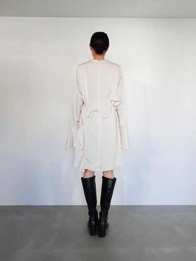 モデル身長：158cm / カラー：OffWhite