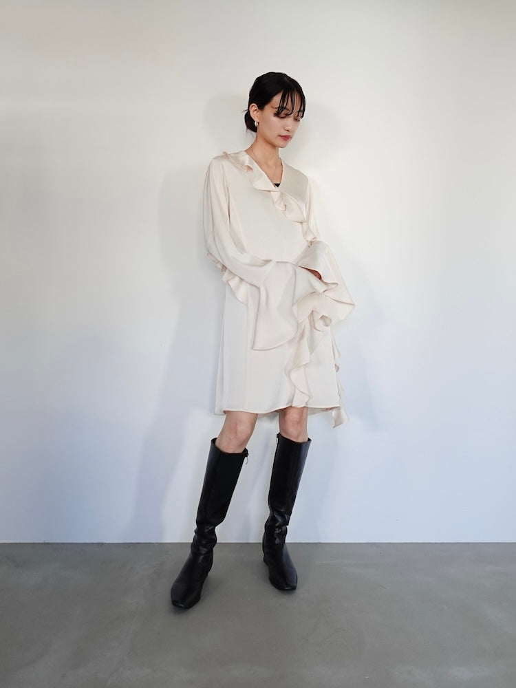 モデル身長：158cm / カラー：OffWhite